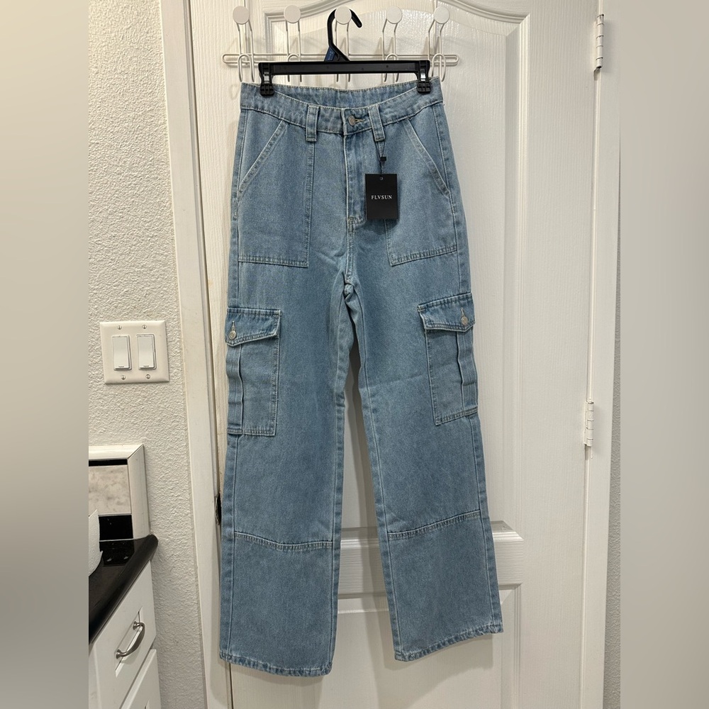 Women’s 90’s Oversized Baggy Jeans- NEW WITH TAGS!